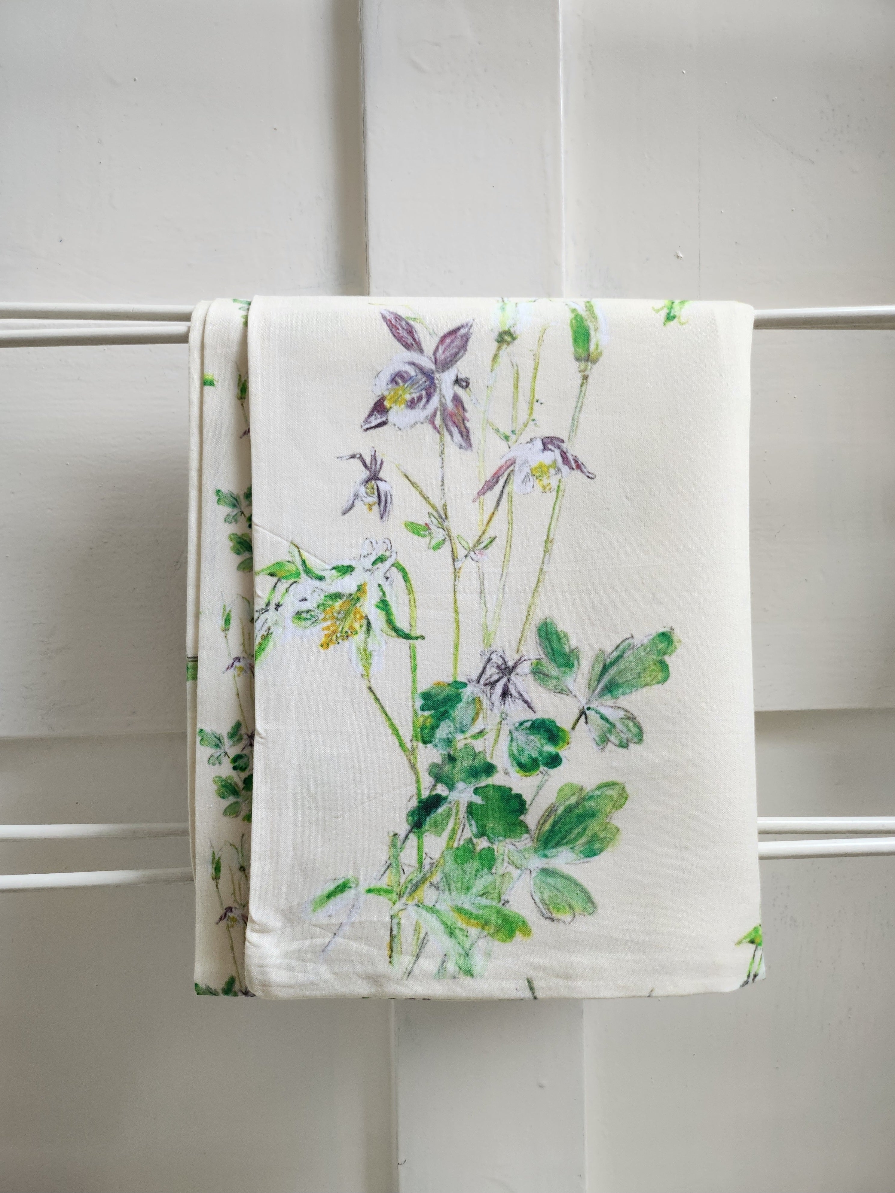 AQUILEGIA MAY PILLOWCASE