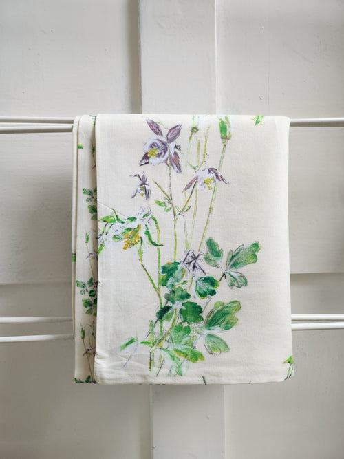 AQUILEGIA MAY PILLOWCASE