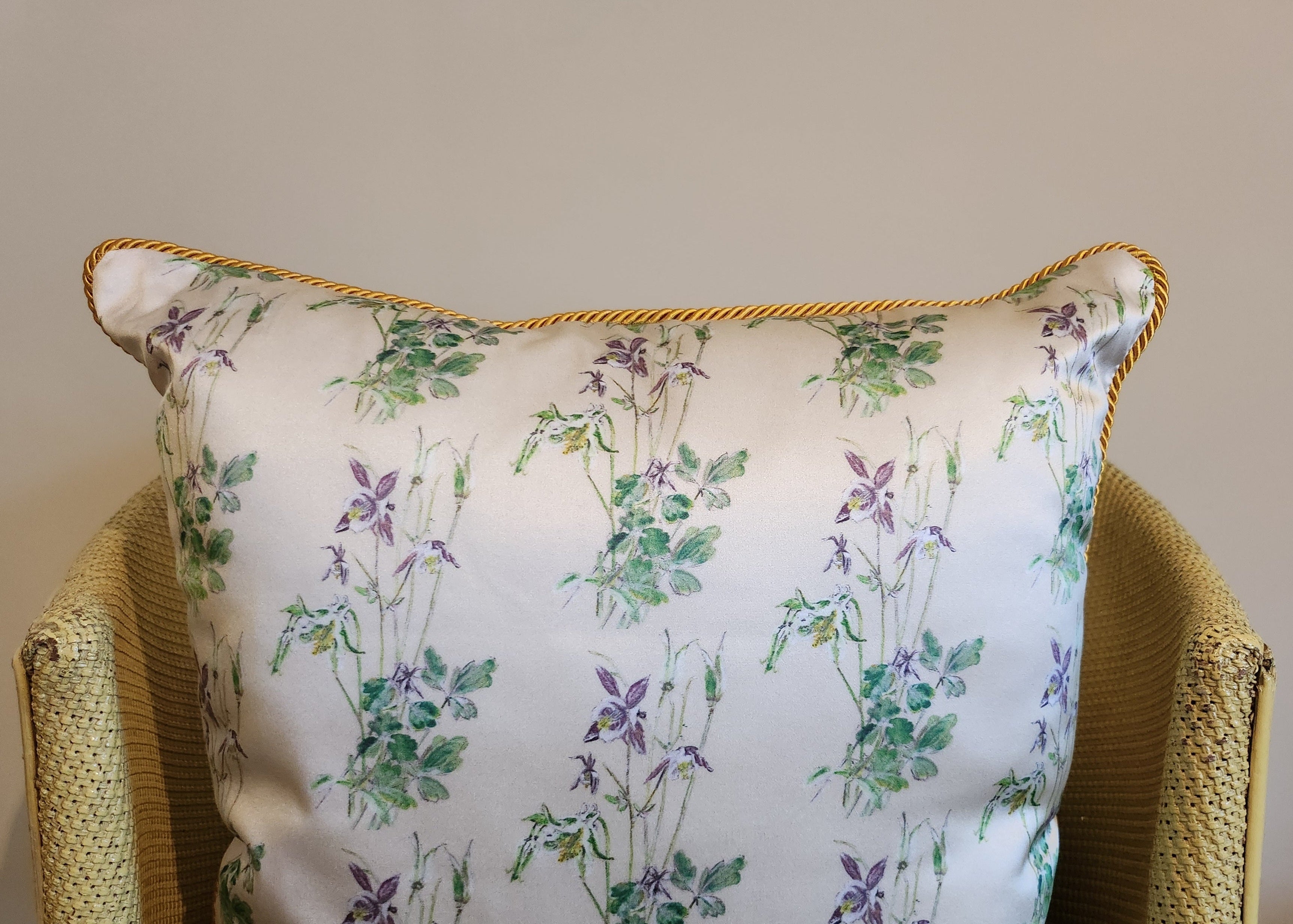 AQUILEGIA SILK cushion