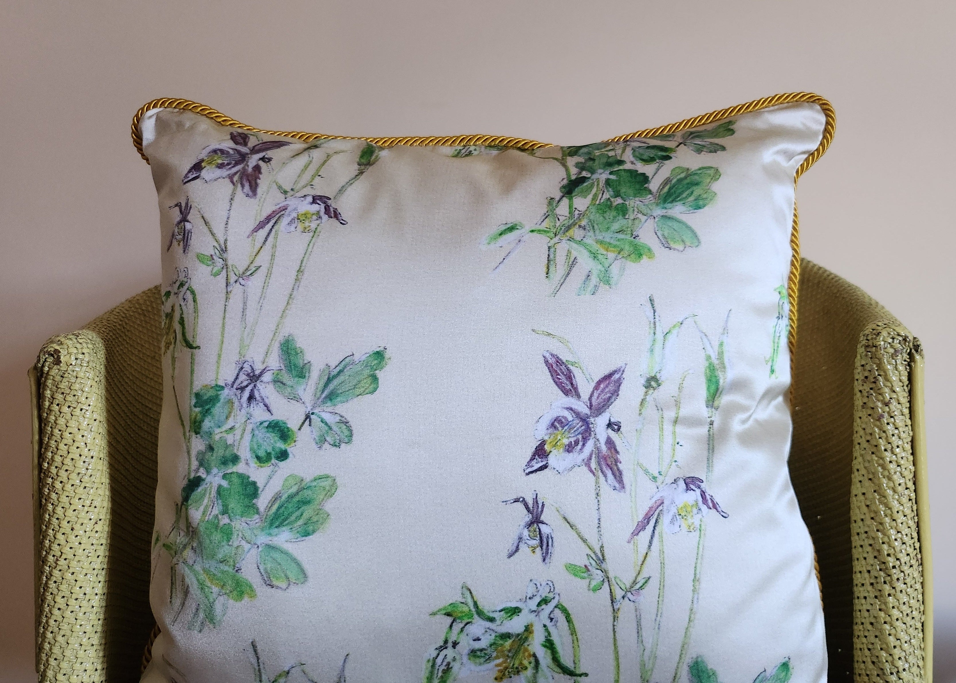 AQUILEGIA SILK cushion