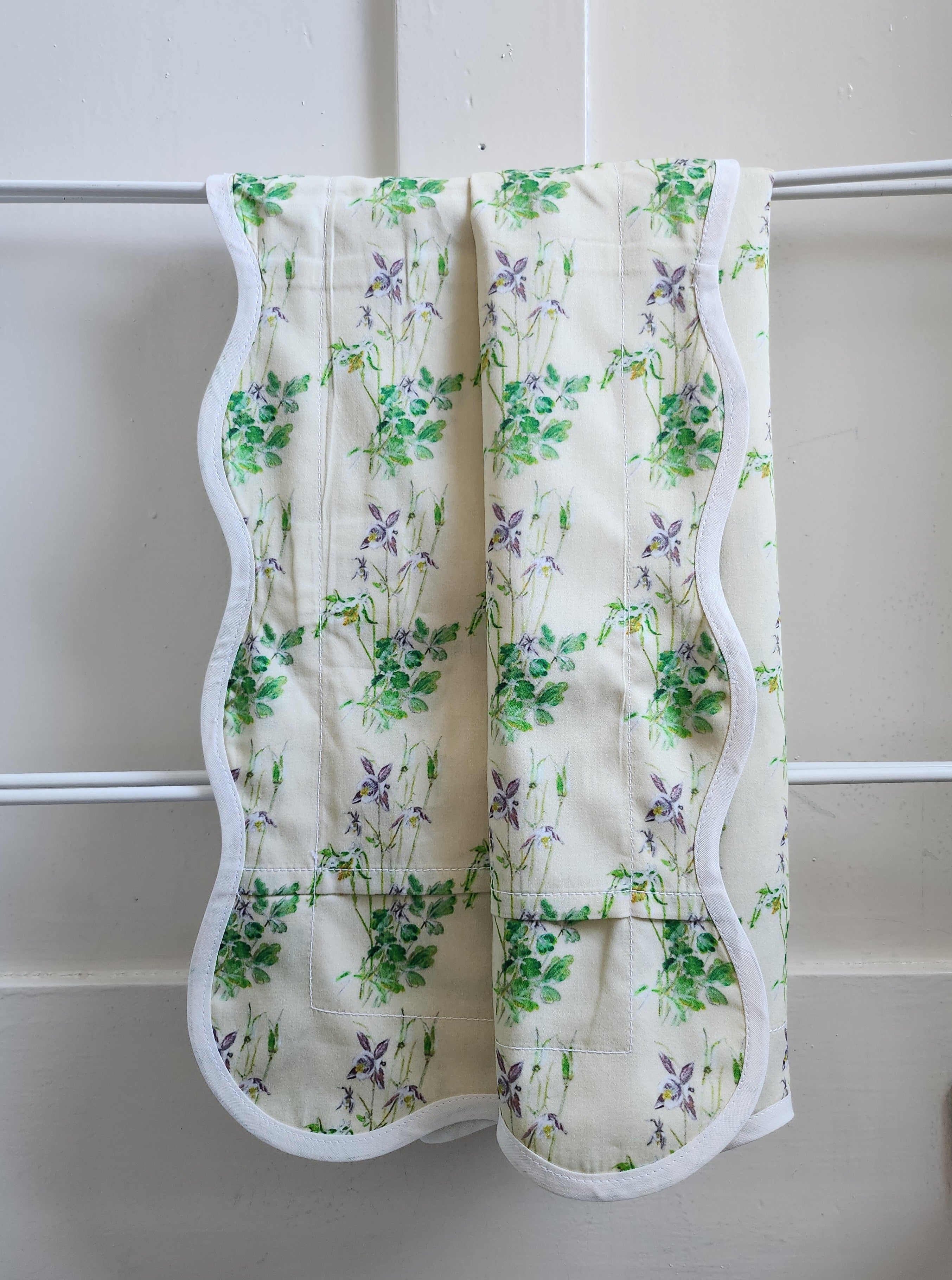 LITTLE AQUILEGIA PILLOW SHAM