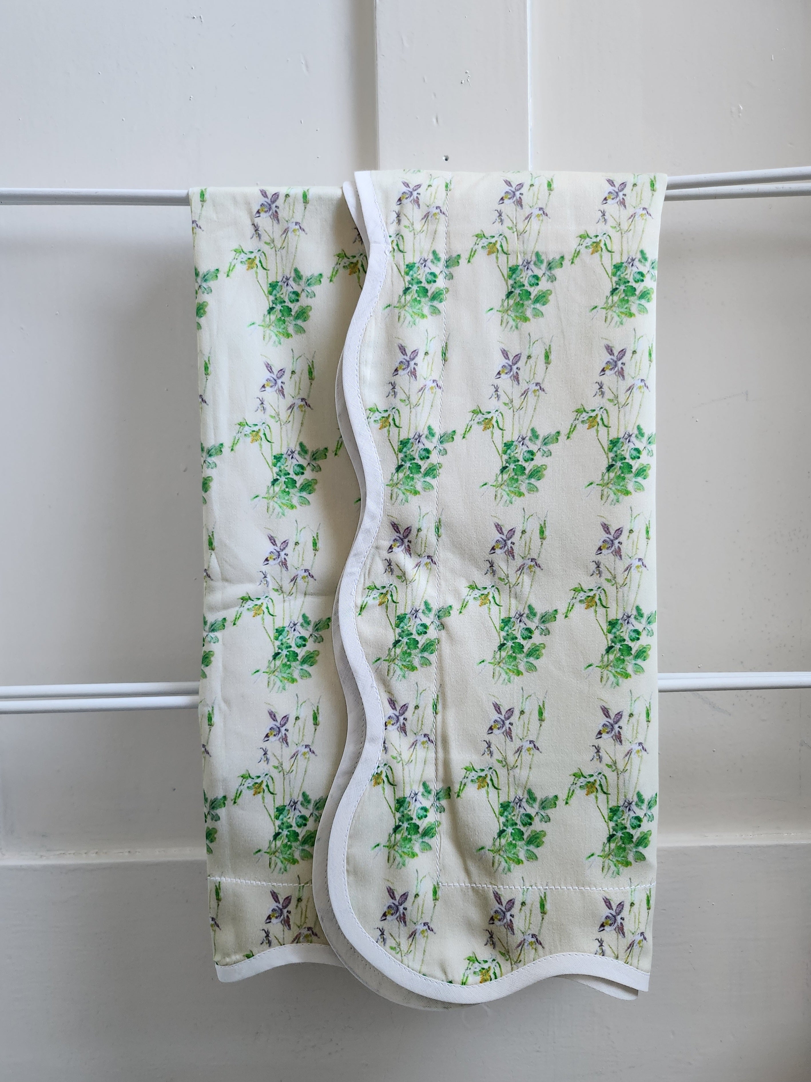 LITTLE AQUILEGIA PILLOW SHAM