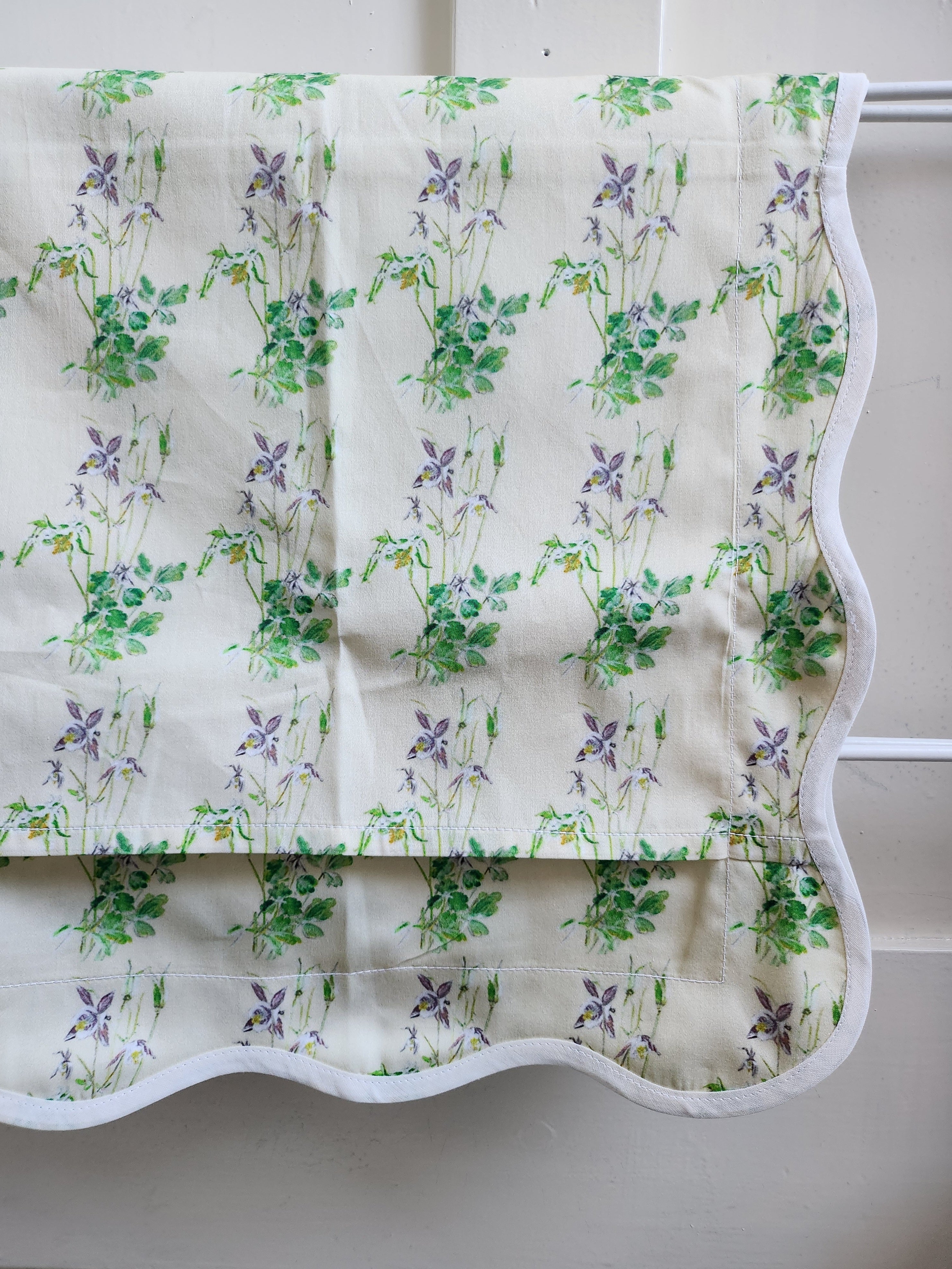 LITTLE AQUILEGIA PILLOW SHAM