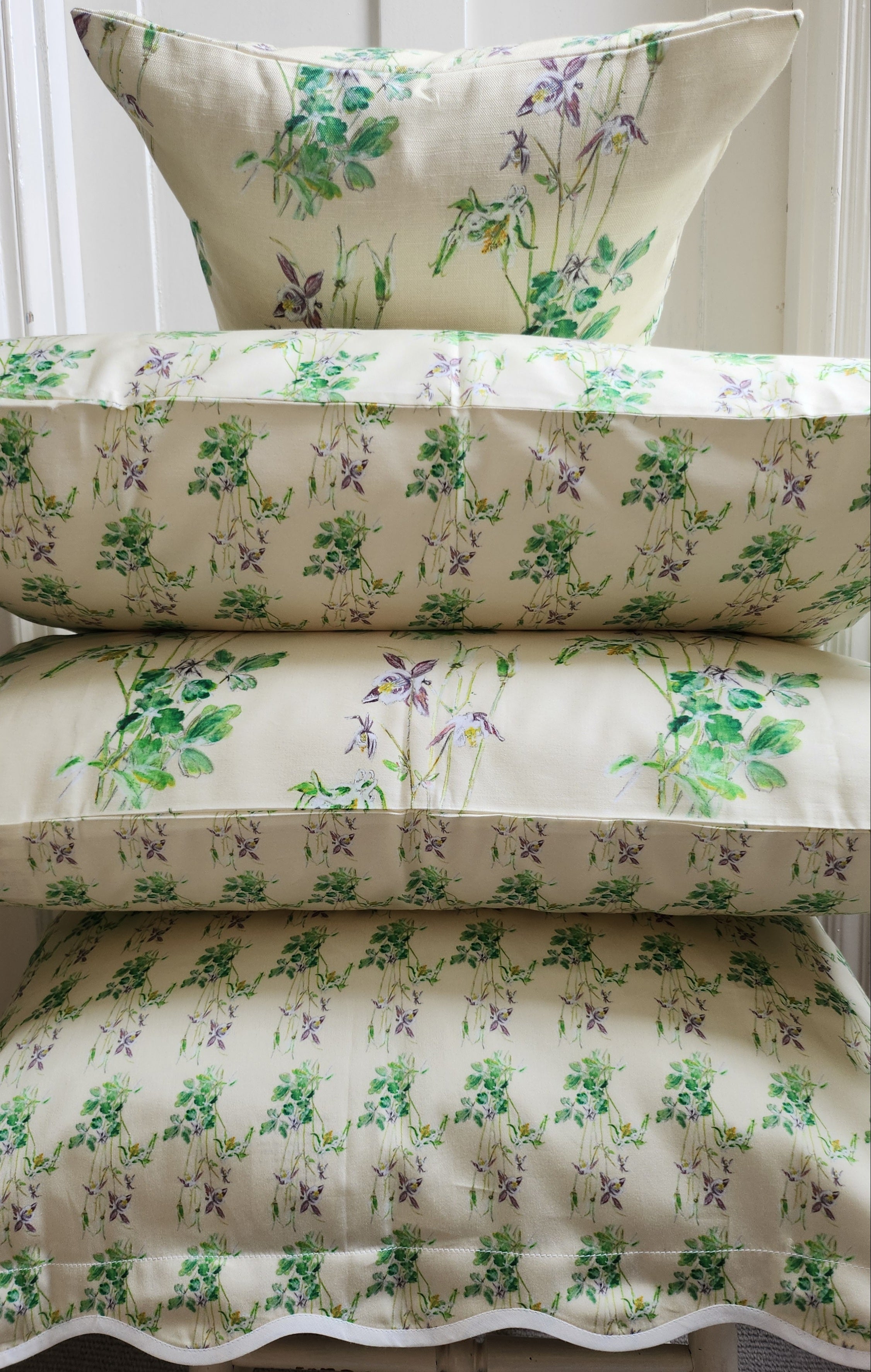 AQUILEGIA JUNE PILLOWCASE